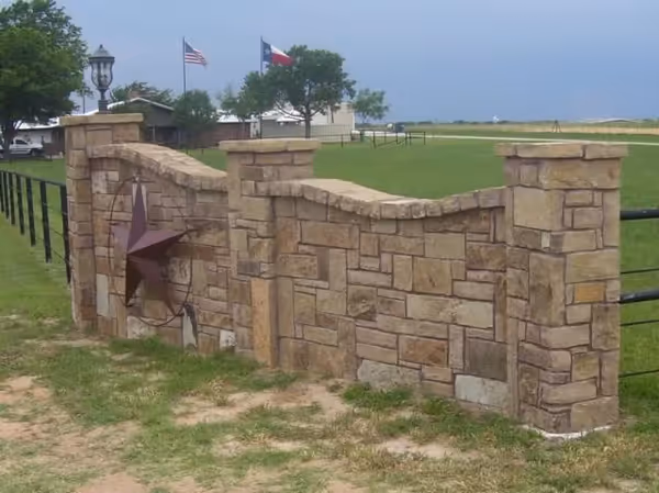 North Texas Outdoor Construction Walls 365